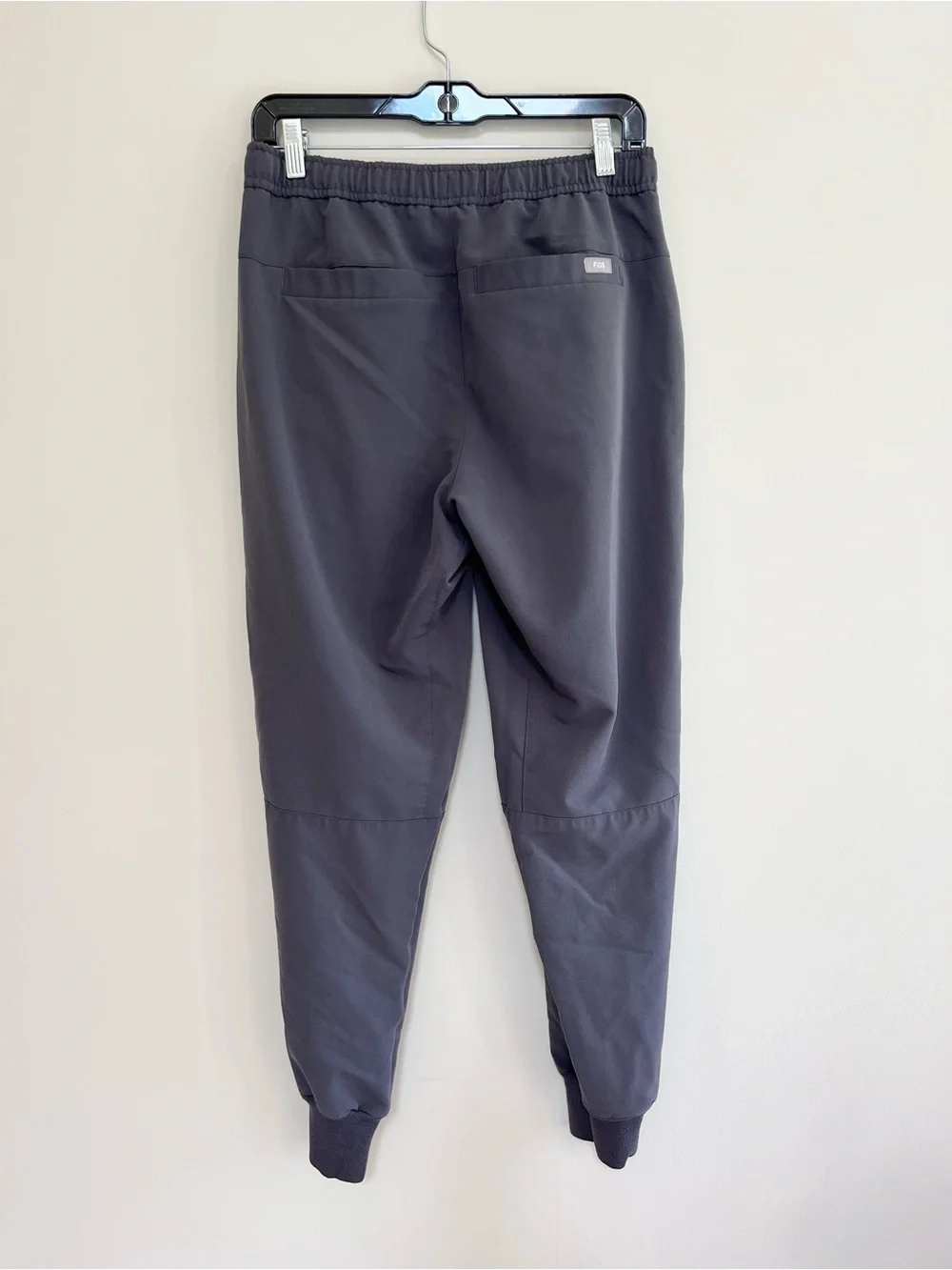 FIGS Tansen Jogger Scrub 5 Pocket Pants Charcoal Grey (PO #1873), sz Small Short